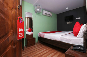 OYO 23419 People's Club