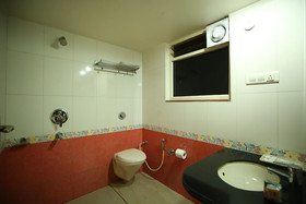 Pleasure Inn by OYO Rooms