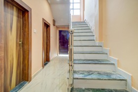 Rishi Raj Hotel & Resort by OYO Rooms