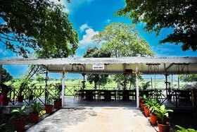 TGI Insignia Resort & Villa's