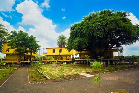 TGI Insignia Resort & Villa's