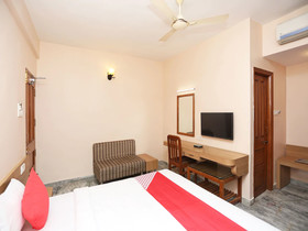 Vijay Palace by OYO Rooms