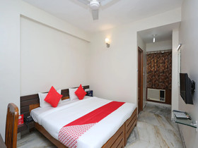 Vijay Palace by OYO Rooms