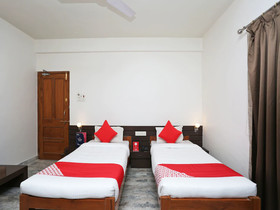 Vijay Palace by OYO Rooms