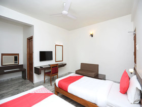 Vijay Palace by OYO Rooms