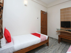 Vijay Palace by OYO Rooms