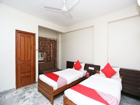 Vijay Palace by OYO Rooms