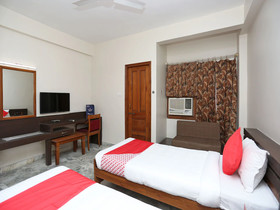 Vijay Palace by OYO Rooms