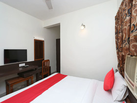 Vijay Palace by OYO Rooms
