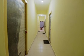 Hotel Parkland Blue by OYO Rooms