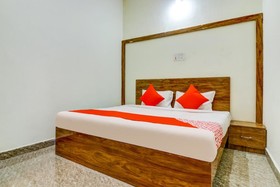 Ashoka Hotel And Guest House by OYO Rooms