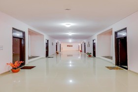 Hariomvati Palace by OYO Rooms