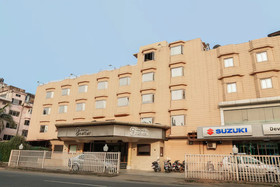 Hotel Shelter by OYO Rooms
