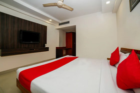 Hotel Shelter by OYO Rooms