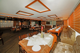 Hotel Shelter by OYO Rooms