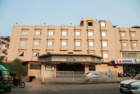 Hotel Shelter by OYO Rooms
