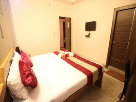 Hotel Virasat