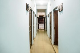 Khanooni Guest House by OYO Rooms
