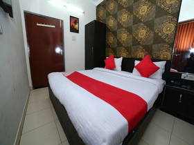 OYO 15933 Hotel V Square