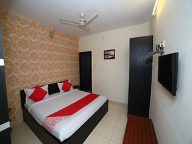 OYO 15933 Hotel V Square