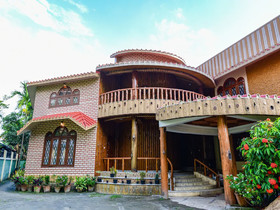 OYO 15933 Hotel V Square