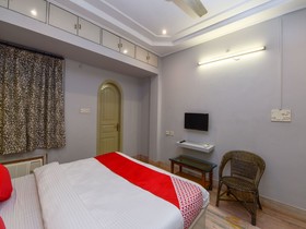OYO 15933 Hotel V Square
