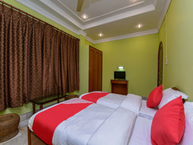 OYO 15933 Hotel V Square