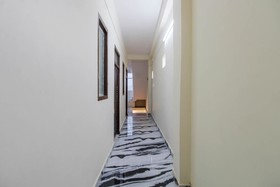 Sunview Guest House by OYO Rooms