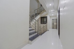 Hotel Mansarover Palace by OYO Rooms