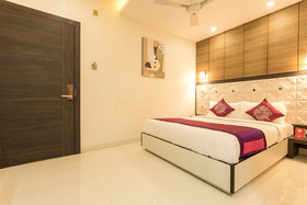 Anroute Stays South Tukoganj