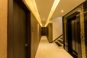 Anroute Stays South Tukoganj