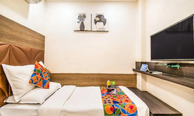 Anroute Stays South Tukoganj