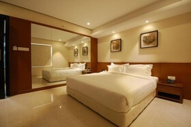 Click Hotel Sapphire Star By Suba