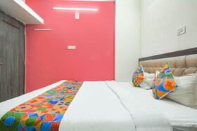 Fabexpress Royal Palace Inn