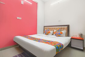 Fabexpress Royal Palace Inn