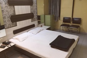 Goroomgo Neelam Indore