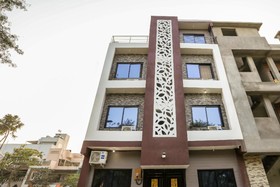 Hotel Arrowcity Inn by OYO Rooms