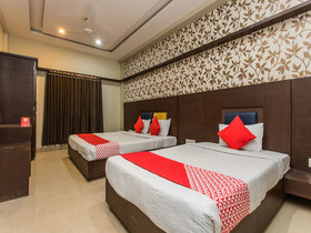 Hotel Bee Town By FabHotels