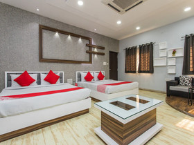 Hotel Bee Town By FabHotels