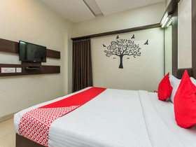 Hotel Bee Town By FabHotels