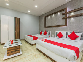 Hotel Bee Town By FabHotels