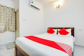 Hotel Expression by OYO Rooms