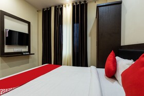 Hotel Raj Palace