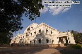 Hotel White House by OYO Rooms