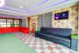 Hotel White House by OYO Rooms