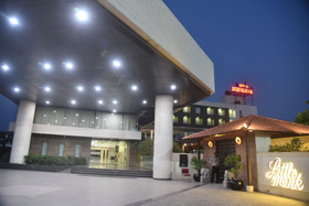 Nirvanaa Hotel & Resort