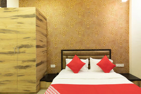 OYO 16546 Hotel Saurabh