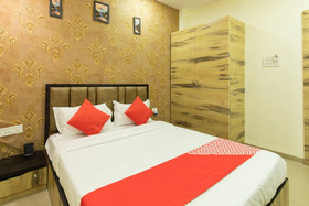 OYO 16546 Hotel Saurabh