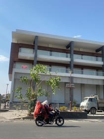 Anroute Stays117- Opposite Bsnl Exchange