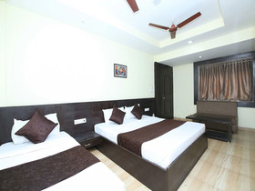 Hotel Wardhman